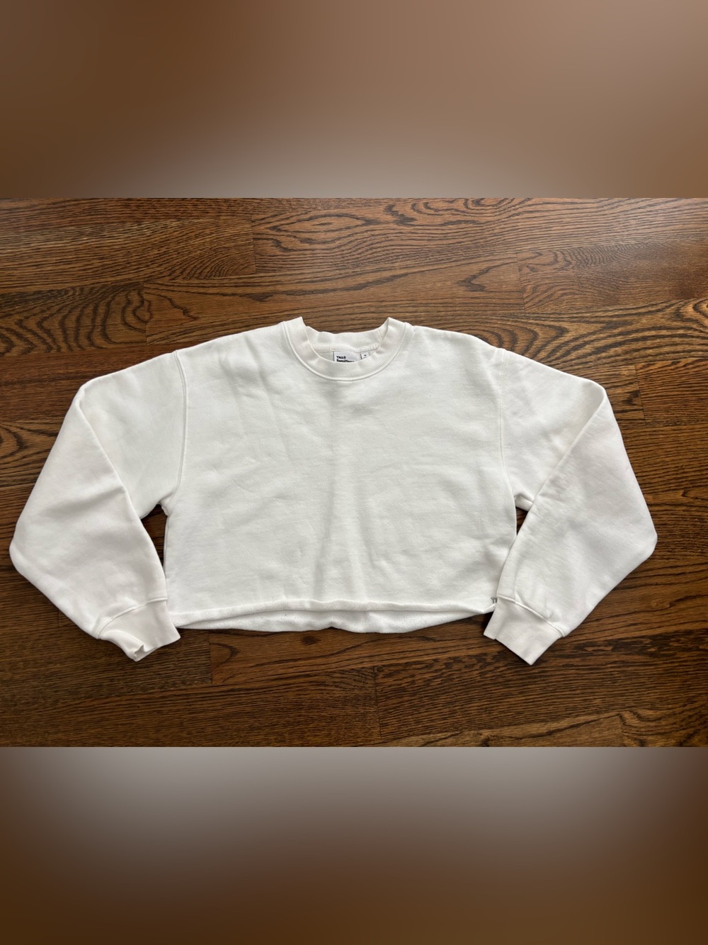 Aritzia TNA sweatfleece cozy fleece perfect fit white cropped sweatshirt